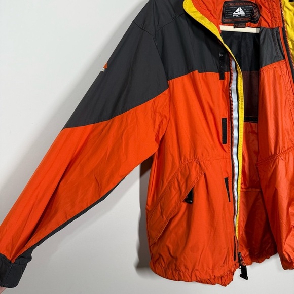 Nike Vintage ACG orange and black jacket size medium - Picture 6 of 10